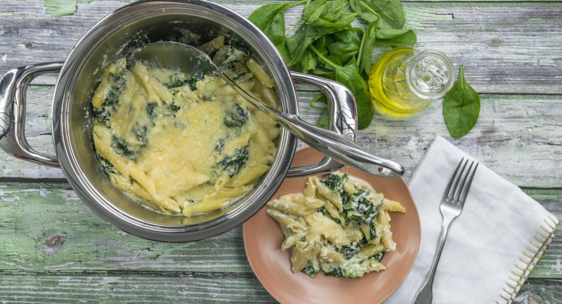 Pasta bake with spinach