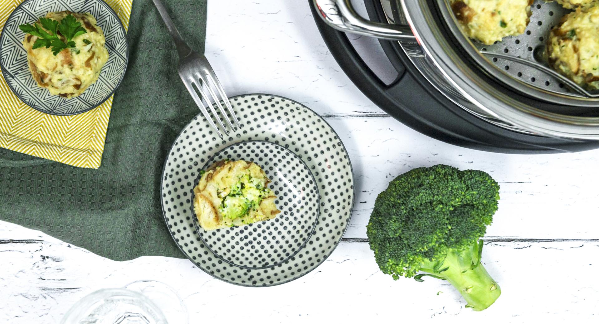 Semmelknödel (bread dumplings) with broccoli