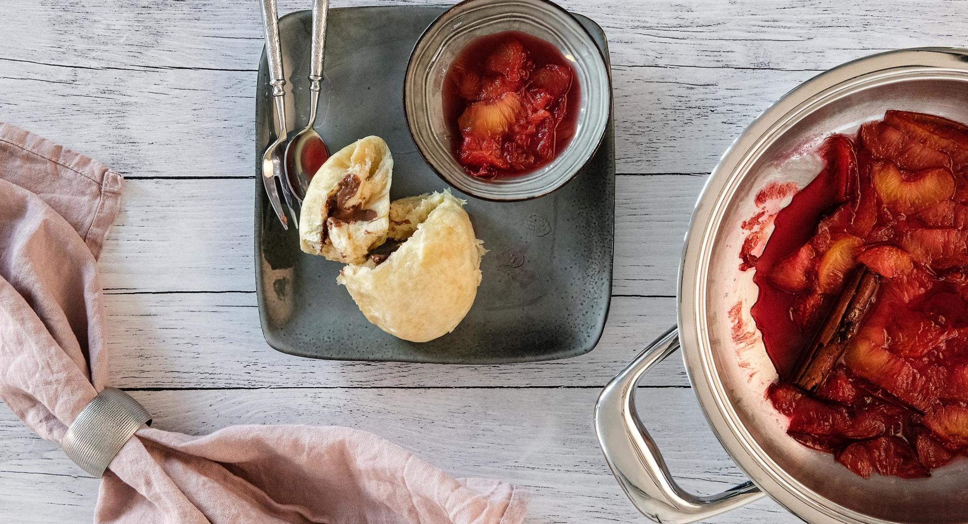 Yeast dumplings with fruit compote