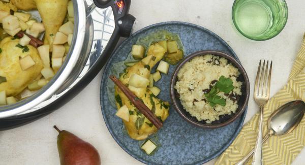 At the end of the cooking time, fold in the remaining pear cubes and serve drizzled with honey.