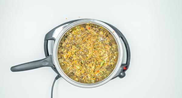 Add the chopped vegetable mixture and roast briefly. Put the lid on and leave to stand for approx. 5 minutes. Stir in peanut butter and season to taste, then allow to cool.