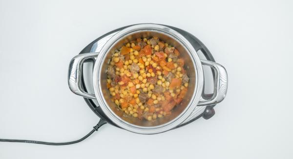 At the end of cooking time depressurise Secuquick softline. Season the stew before serving.