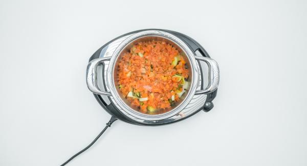 At the end of the cooking time, season the vegetables with salt and pepper.