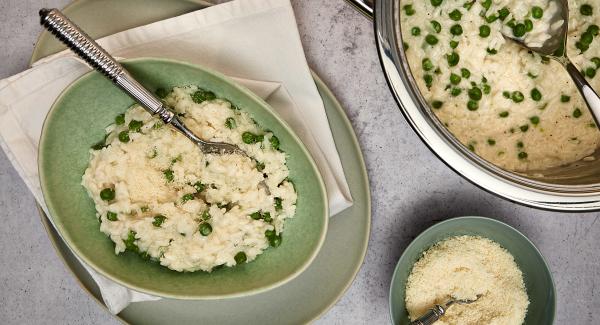 Lemon risotto with peas