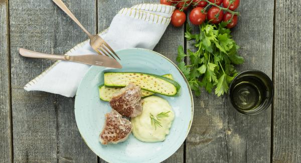 Grilled lamb chops with rosemary puree 