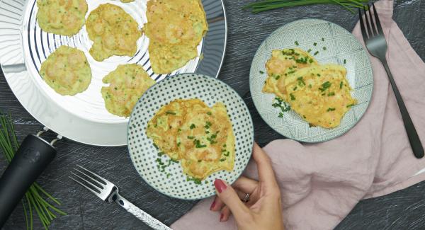 Small shrimp omelet