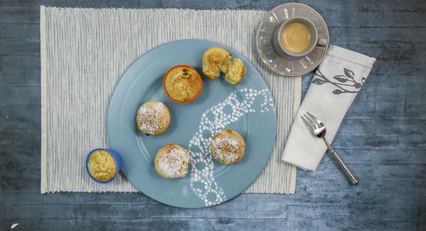 Muffins with pineapple and white chocolate