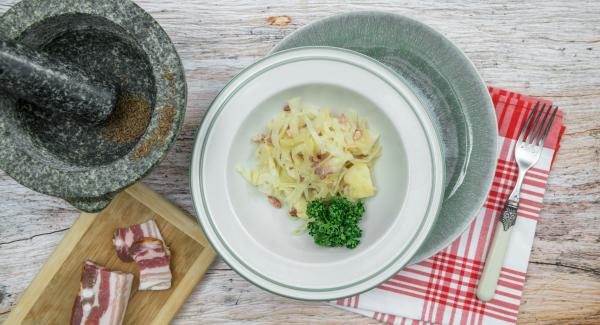 Bayrisch Kraut (Bavarian cabbage) 