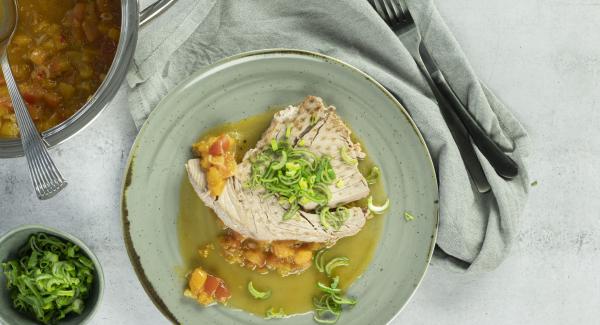 Tuna with apricot chutney