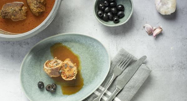 Beef roulades with dried tomatoes