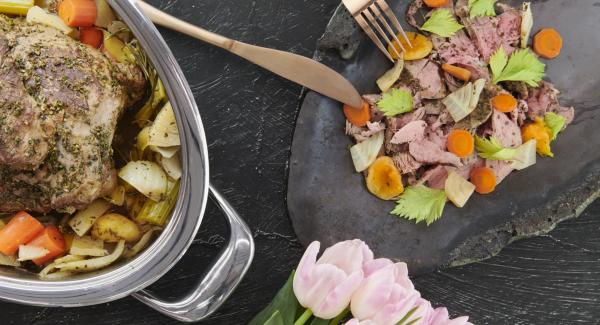 Leg of lamb in herb crust