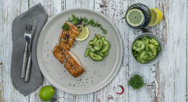 Salmon filet with chili and cucumber salad