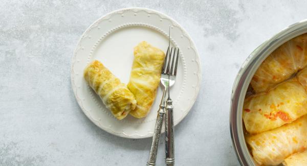 Turkish Cabbage Rolls (Lahana Dolmasi) 