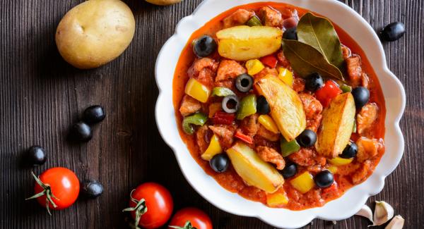 Potato and bell pepper goulash