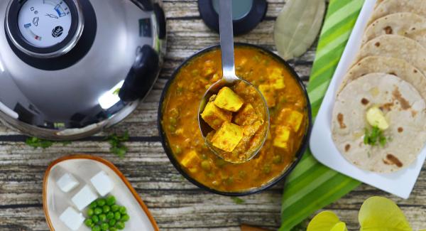 Matar paneer