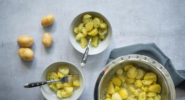 Potato salad with walnut oil