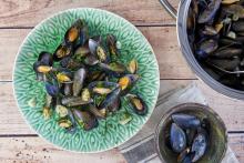 Peppered mussels